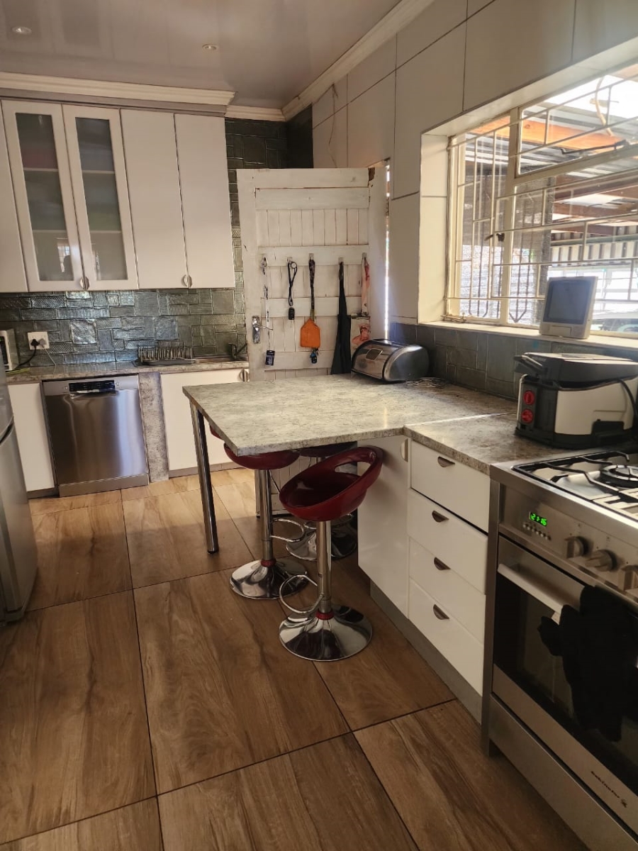 3 Bedroom Property for Sale in Manzil Park North West